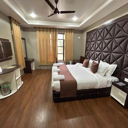 Fair Mount, Airport Road, Humhama Srinagar Hotel ภายนอก รูปภาพ