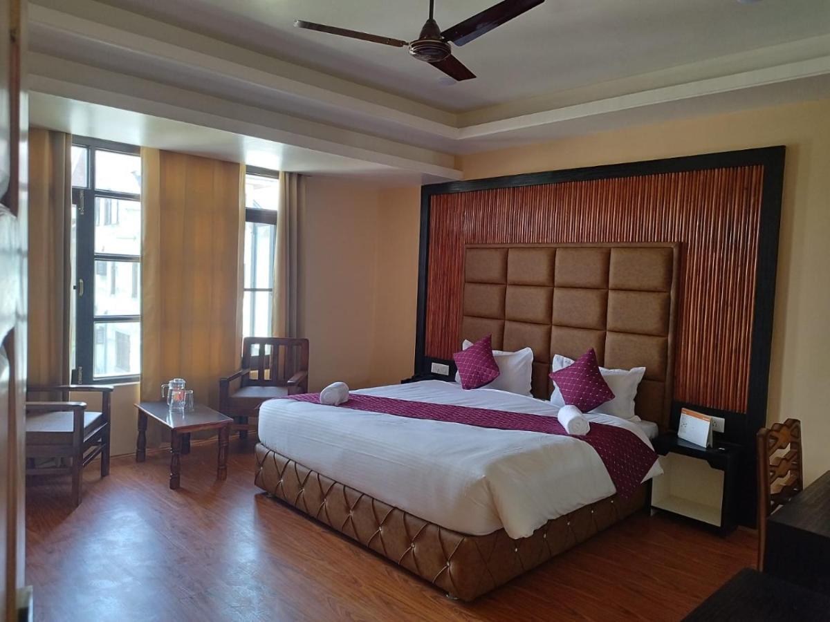 Fair Mount, Airport Road, Humhama Srinagar Hotel ภายนอก รูปภาพ