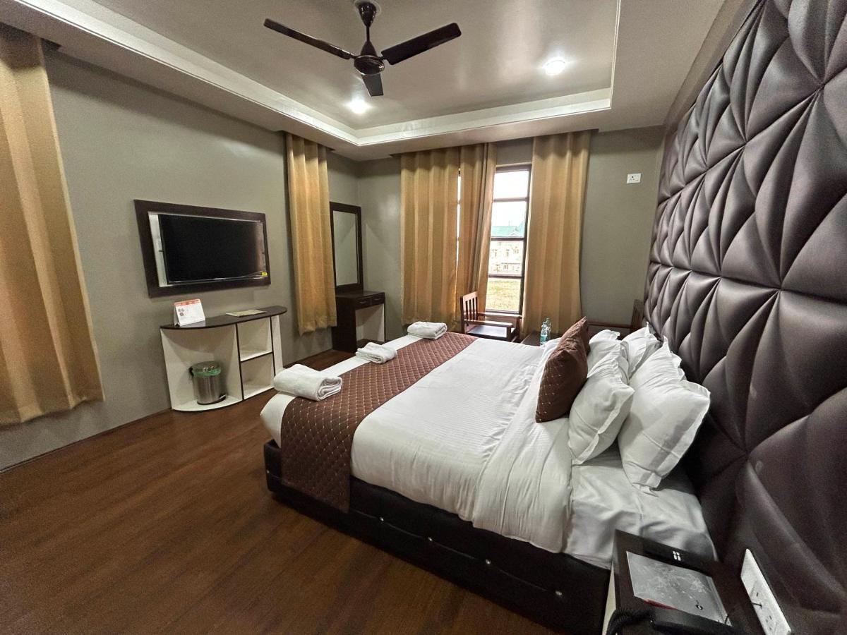 Fair Mount, Airport Road, Humhama Srinagar Hotel ภายนอก รูปภาพ