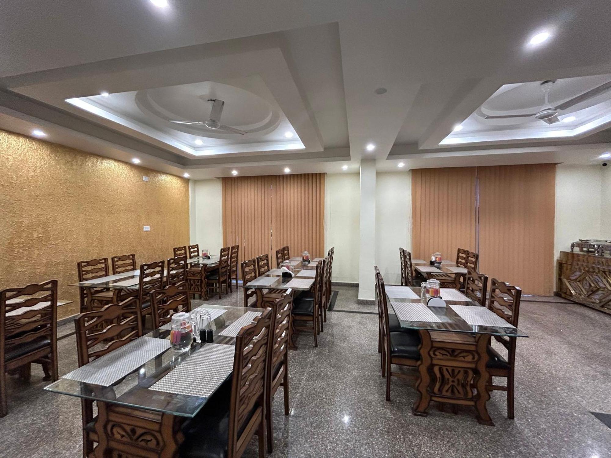 Fair Mount, Airport Road, Humhama Srinagar Hotel ภายนอก รูปภาพ