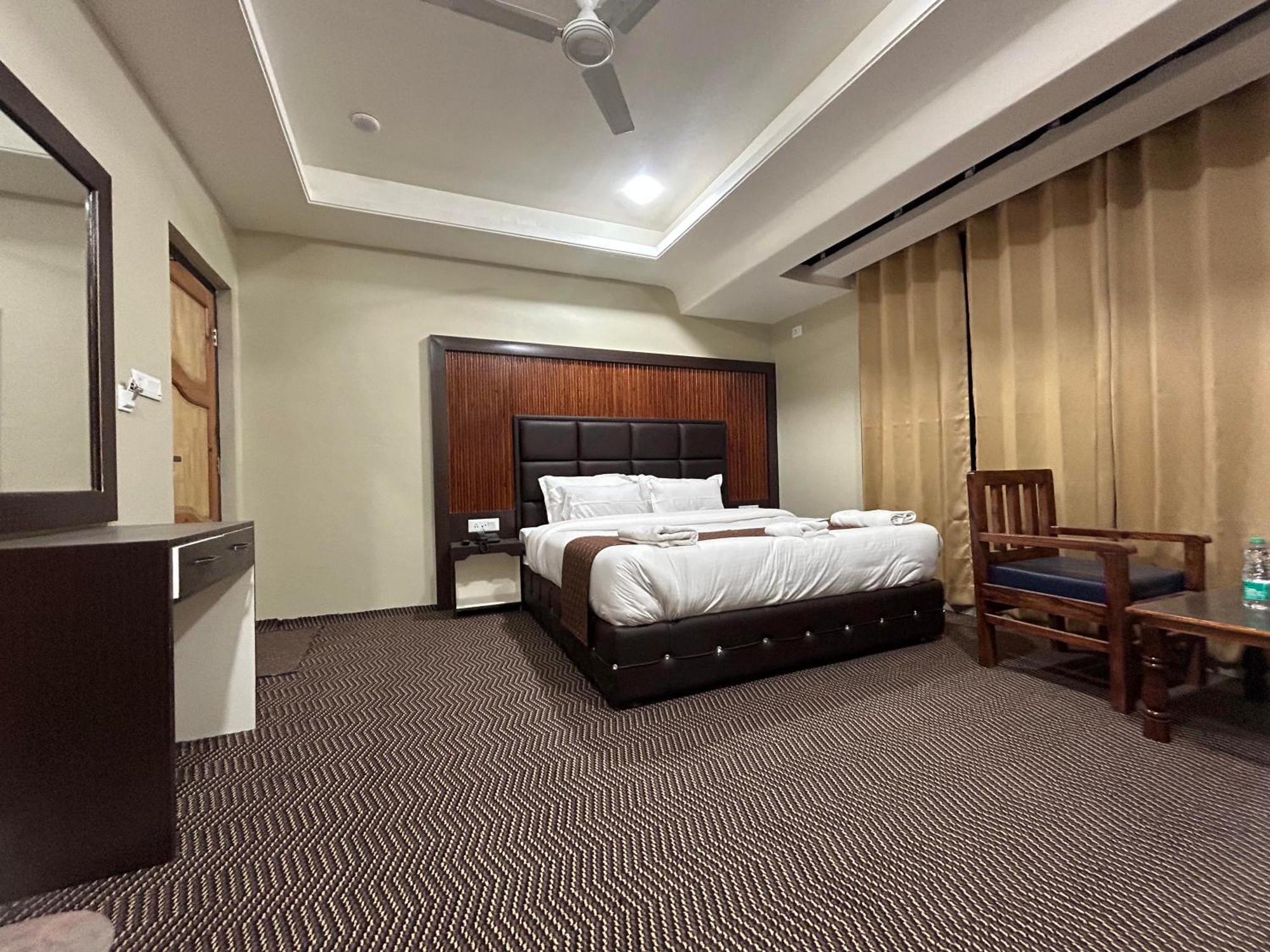 Fair Mount, Airport Road, Humhama Srinagar Hotel ภายนอก รูปภาพ