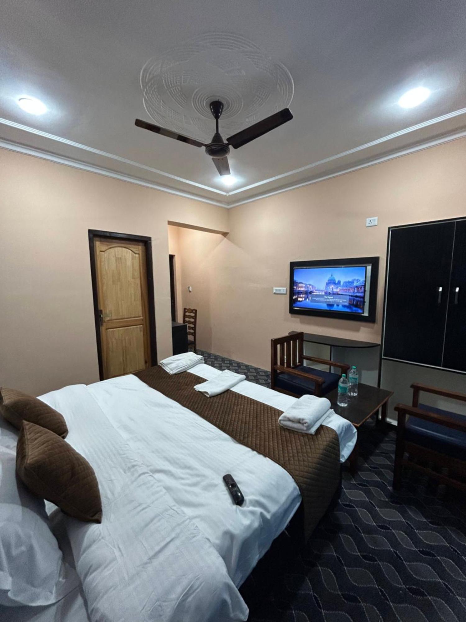 Fair Mount, Airport Road, Humhama Srinagar Hotel ห้อง รูปภาพ