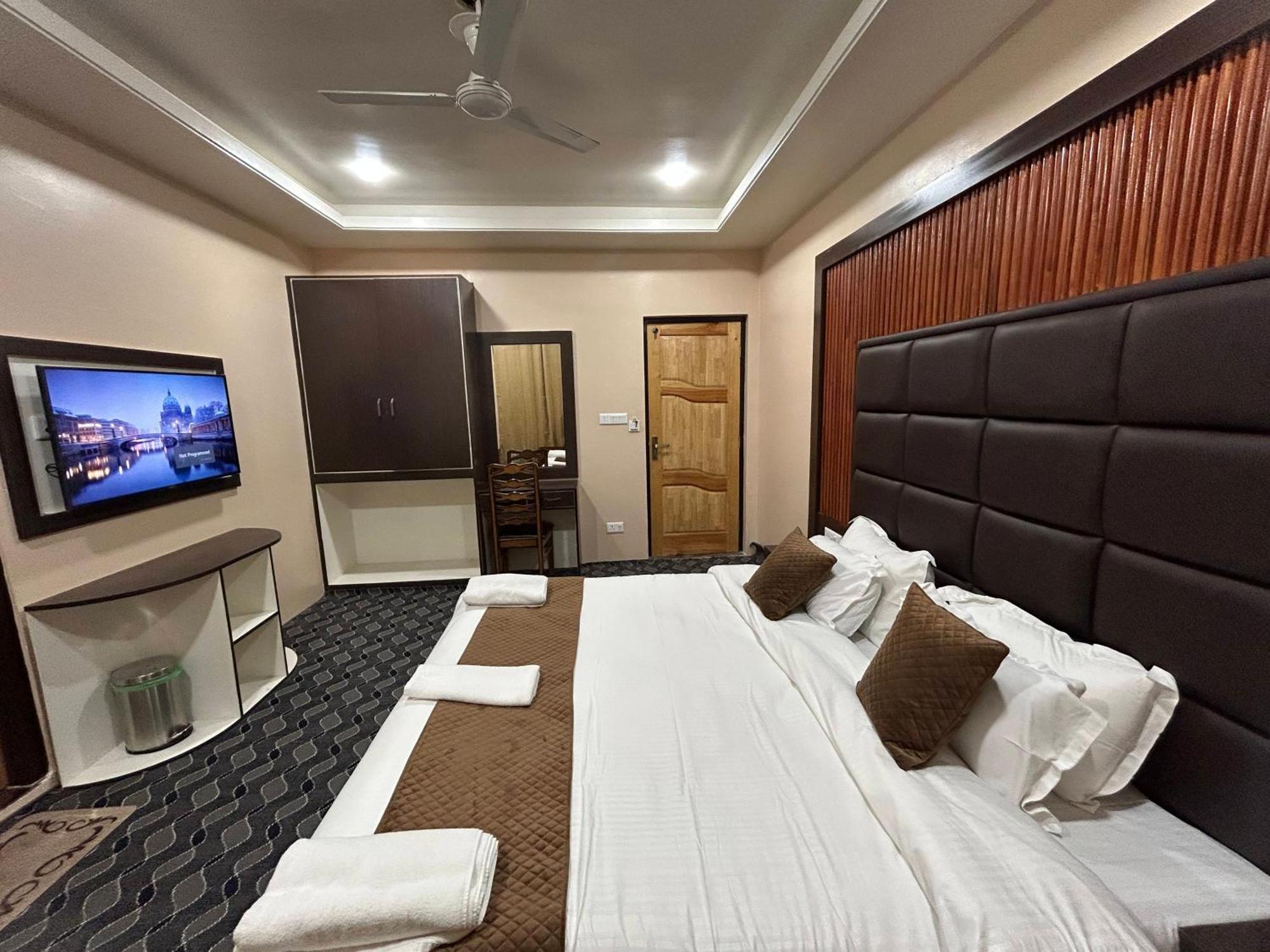 Fair Mount, Airport Road, Humhama Srinagar Hotel ห้อง รูปภาพ