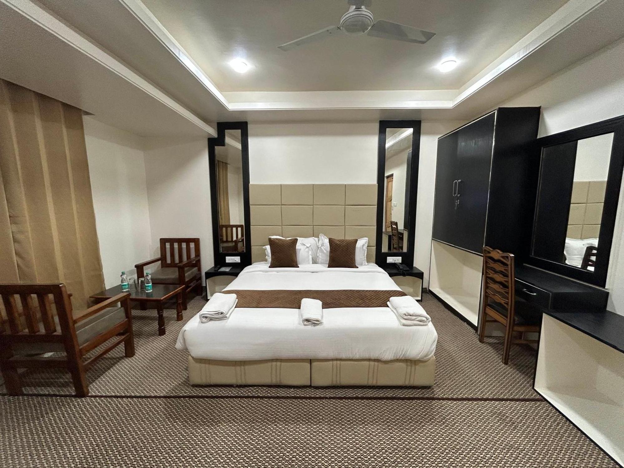 Fair Mount, Airport Road, Humhama Srinagar Hotel ห้อง รูปภาพ